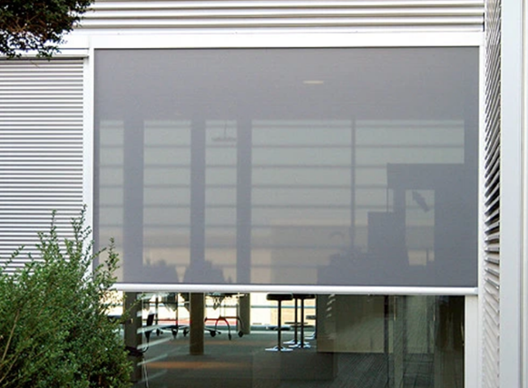 Außenfensterabdeckungen für die Terrasse
